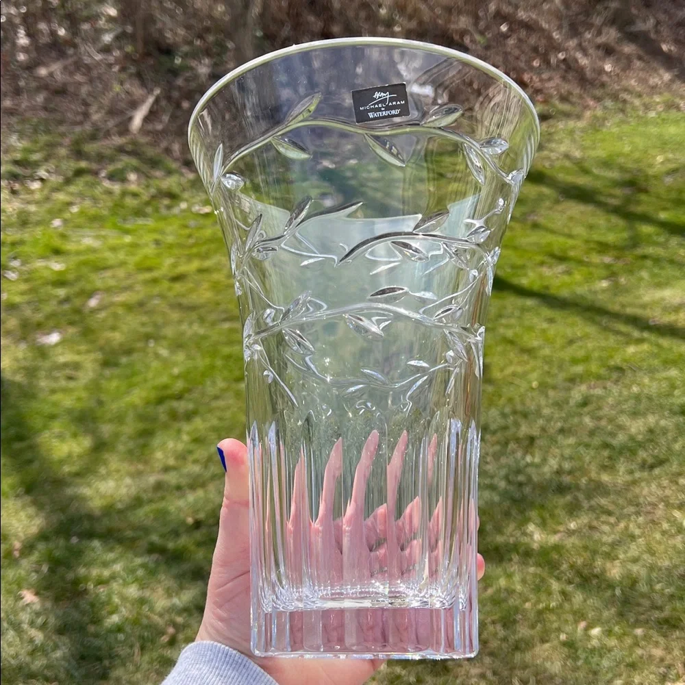 Beautiful Waterford Crystal Michael Aram Garland Romance 10” Flower Vase